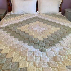 Vintage twin quilt